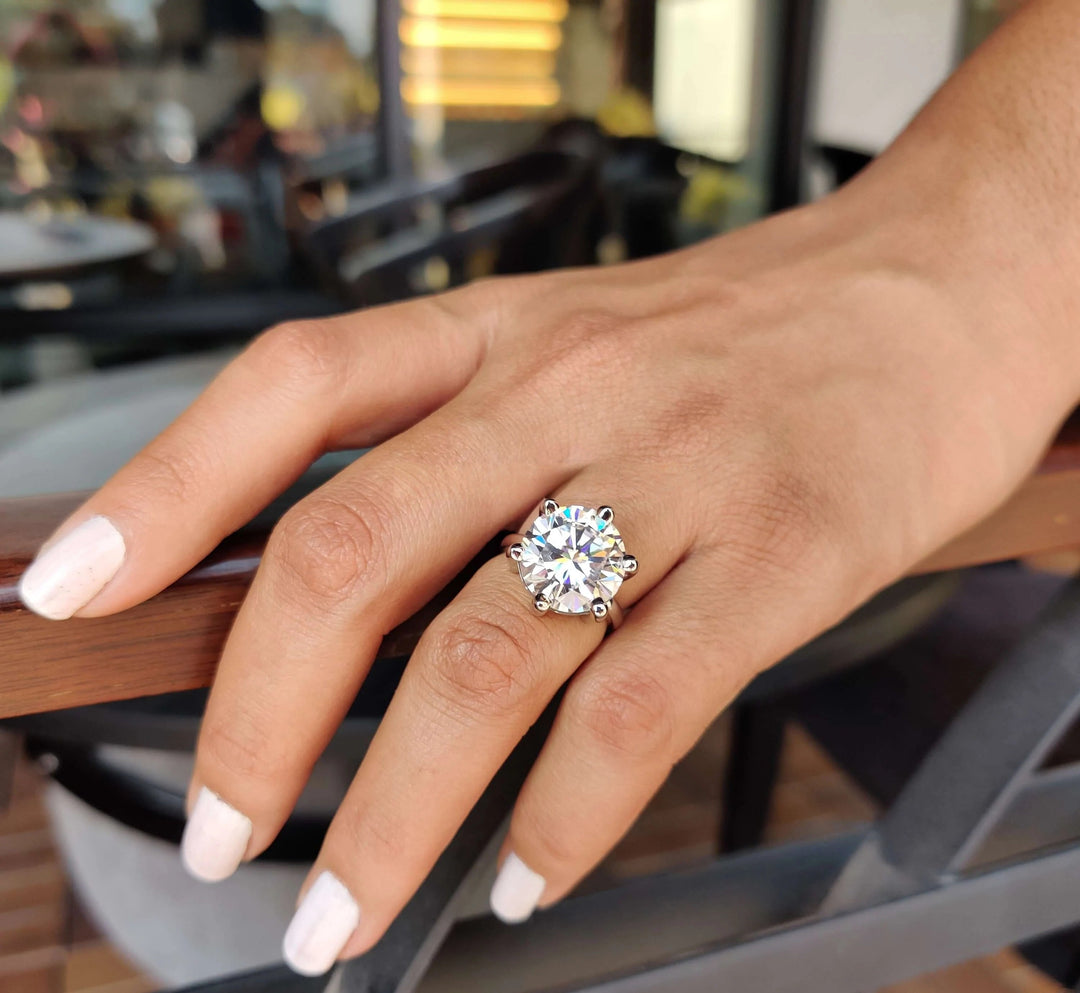 Moissanite Ring - Classic Round Brilliant Cut Engagement Ring
