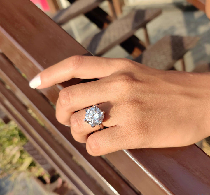 Moissanite Ring - Classic Round Brilliant Cut Engagement Ring