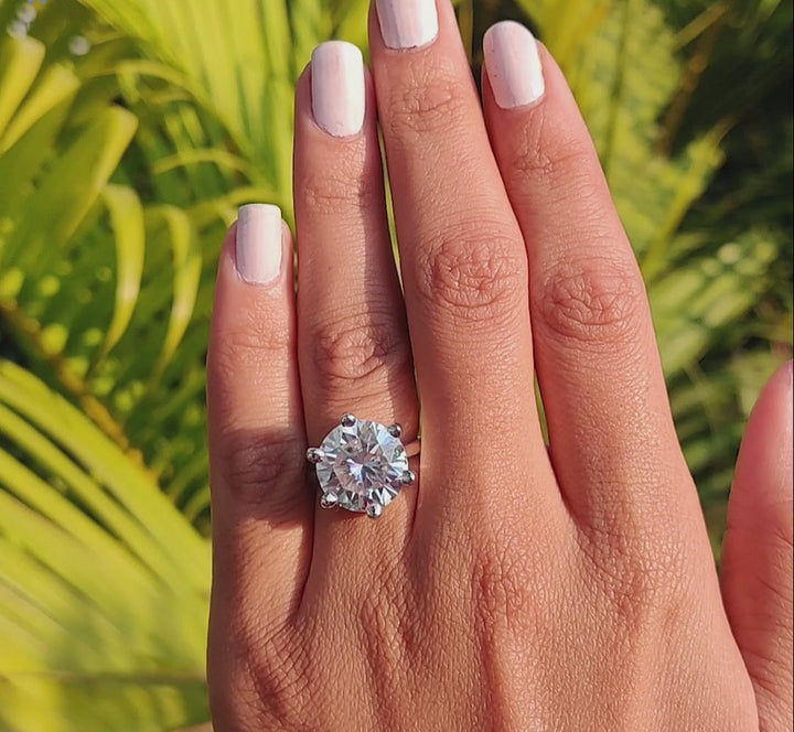 Moissanite Ring - Classic Round Brilliant Cut Engagement Ring